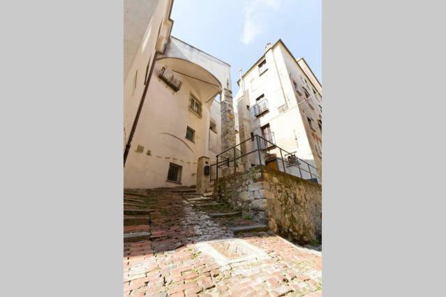Lovingenoa - Antico Convento Apartment Bagian luar foto